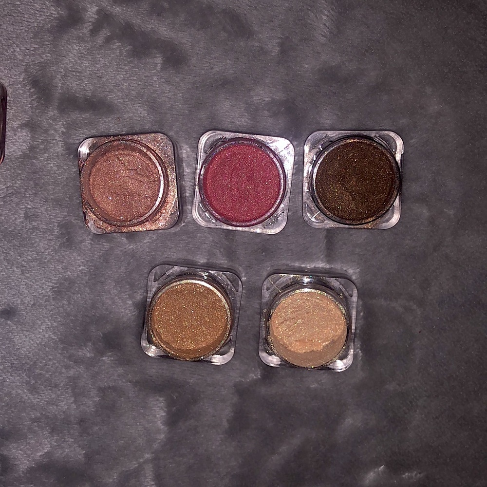 5 Naked Cosmetic Eyeshadows